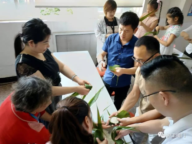 �Ϻ������y�T(m��n)�S�_(k��i)չ�����h��������2018���繝(ji��)���}���(d��ng)���D2��