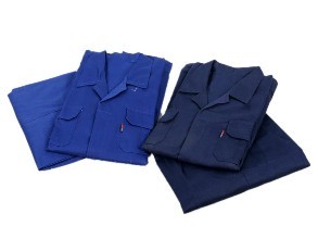工作? /> 
</p>
<p>
	<br />
</p>
<p>
	1.全棉作业服的保养Q?br />
<br />
如果是棉麻资料的作业服，必定要留意防潮防霉，作业服怎么q行日常的保dQ就必定要留意醋Q由于醋是会Ҏl品形成腐蚀的，保藏前要z净Q晒qӀ还有像是一些果汁或者是其他的酸性物质都是需求留意的Q如果不心感染了的话，保藏也要留意按色彩深分cM藏，免的怺染色Q那p立即用清水来处理Q不然的话时M了就会清z不掉?br />
<br />
2.作业服的清洗Q?br />
<br />
如果是丝l的作业服，丝绸的要点也是防潮，它比奛_子还娇气。，淡色的一些作业服的话z的比较久就会呈现掉色的现象Q我们的作业服才不会׃我们的错误做法而减短他们的寿数Q如果是q样的话Q那么就可以再水中加一些清z剂Q然后跑半个时左右Q然后再用清水来q行清洗Q期望大安做好作业服的保养Q每天都I着新的衣服Q轻松作业?</p>
<p>
	<br />
</p>
<p>
	<br />
	<div>
		<br />
	</div>
</p>
<p>
	<br />
</p>
<p>
	<br />
</p> 
						   </p>
					</div>
					  <p>发布旉Q?017-08-18 </p>
                    <p>来源Q?a href='http://m.jiangzhuren.com/news/22.html'>http://m.jiangzhuren.com/news/22.html</a></p>
          
					<ul class=